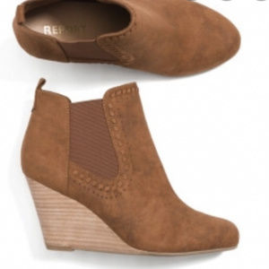Report Brown Wedge Bootie